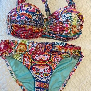 Rod Beattie Paisley Swim Top 34D
